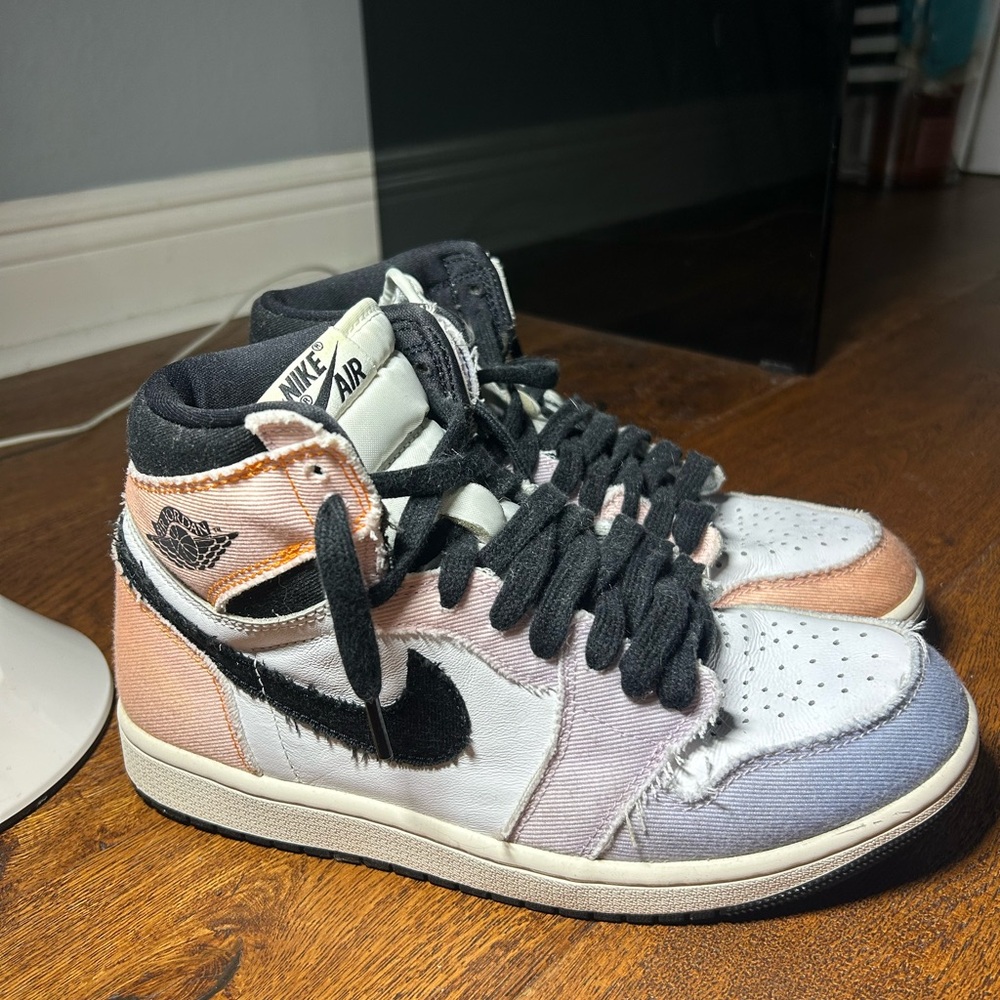 Jordan 1 Retro High OG Skyline - Picture 4 of 6
